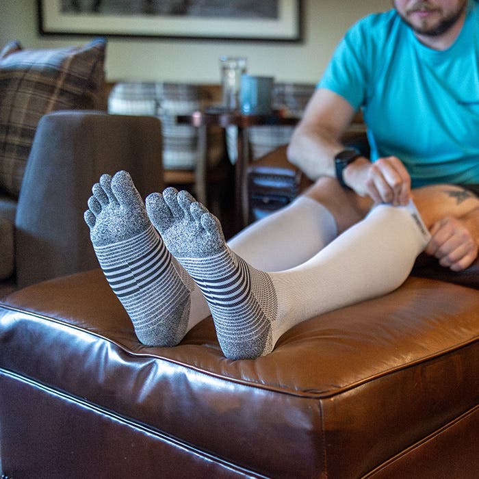 Injinji Compression Over the Calf Sock - Image 4